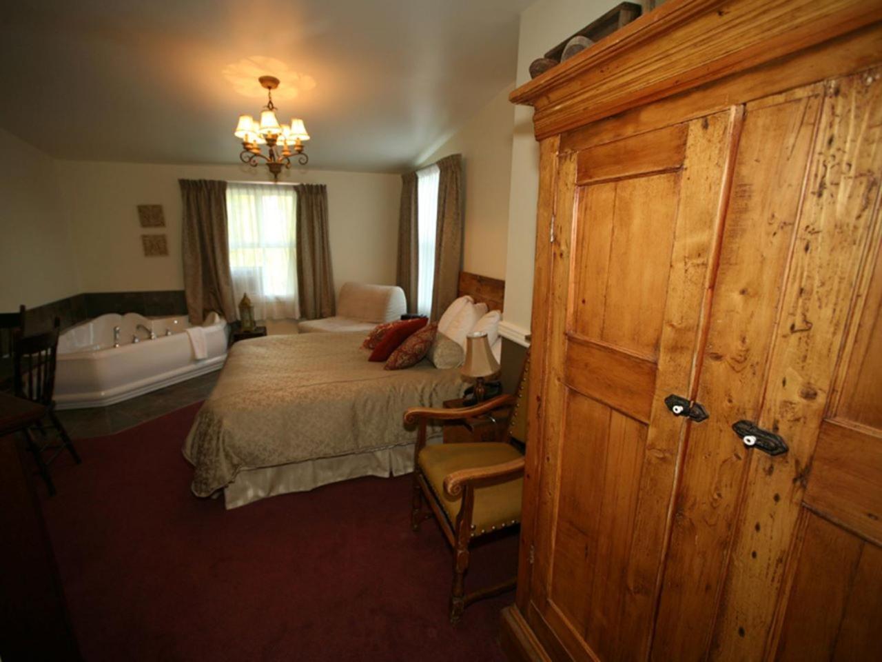 Auberge De La Tour Du Lac Sainte-Agathe-des-Monts Eksteriør bilde