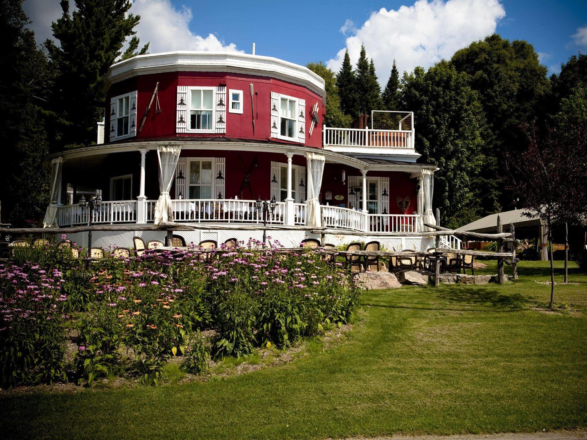 Auberge De La Tour Du Lac Sainte-Agathe-des-Monts Eksteriør bilde