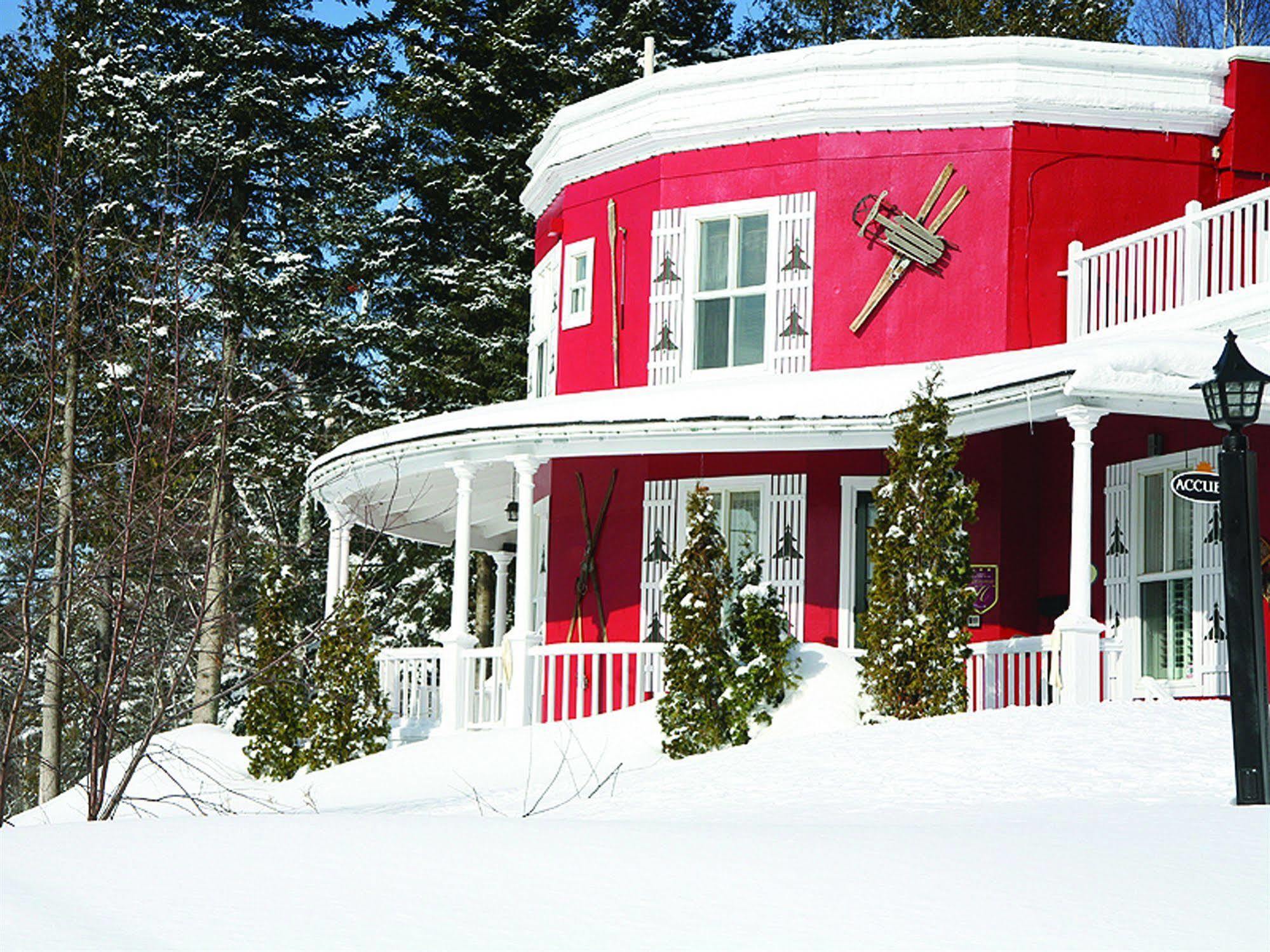 Auberge De La Tour Du Lac Sainte-Agathe-des-Monts Eksteriør bilde