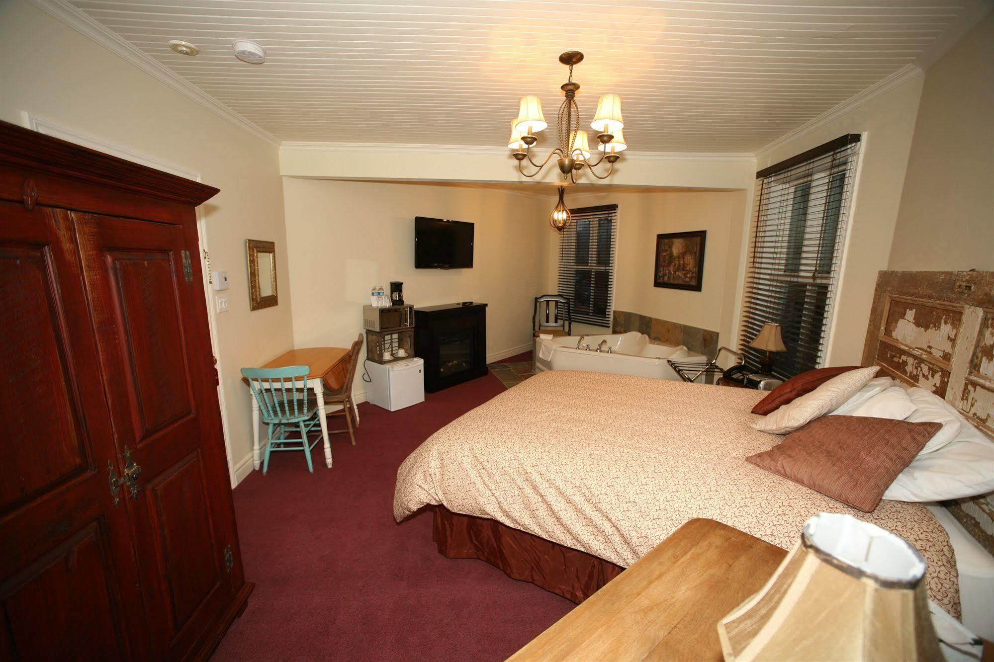 Auberge De La Tour Du Lac Sainte-Agathe-des-Monts Eksteriør bilde