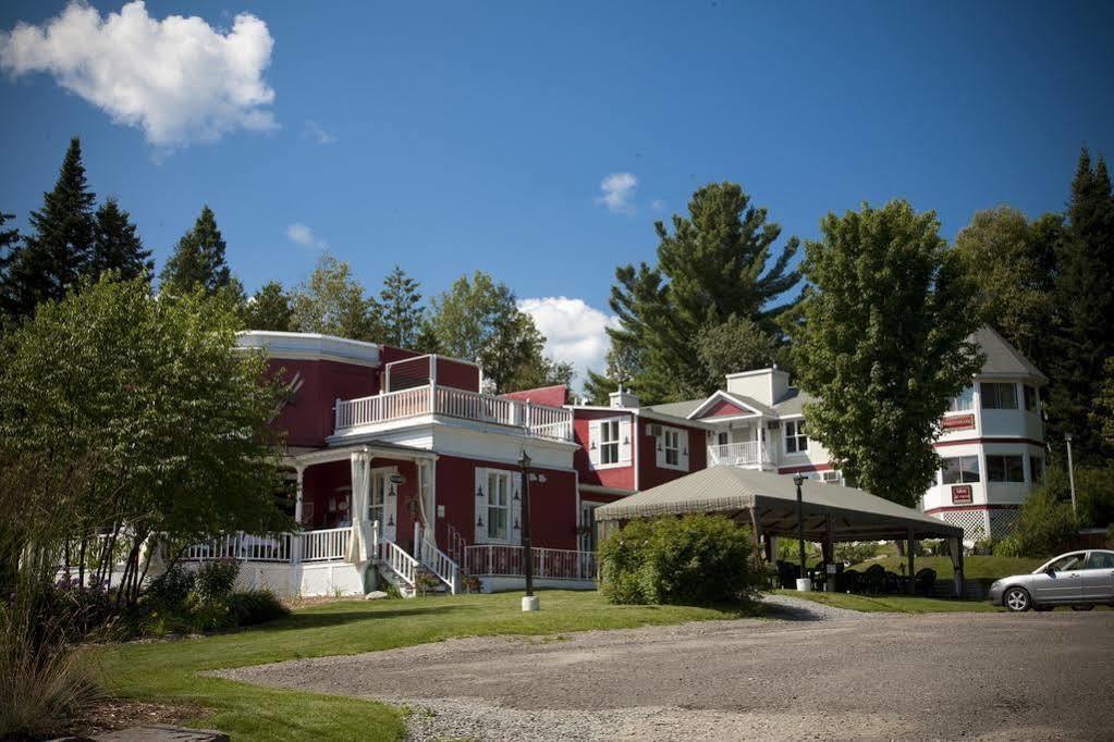 Auberge De La Tour Du Lac Sainte-Agathe-des-Monts Eksteriør bilde